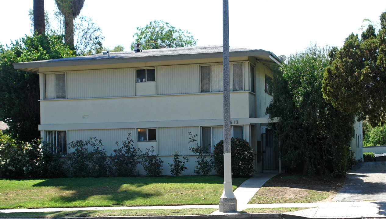 612 Washington Blvd in Pasadena, CA - Foto de edificio