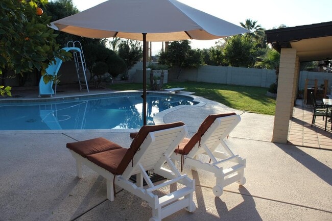 8353 E Via de Sereno in Scottsdale, AZ - Building Photo - Building Photo