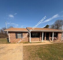5101 N Moore Ln in Chattanooga, TN - Building Photo