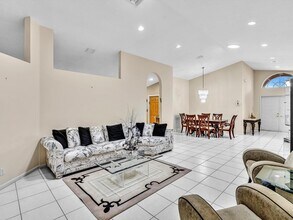 5856 Seashell Terrace in Boynton Beach, FL - Foto de edificio - Building Photo