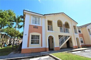 1663 SE 27th Dr, Unit 202 in Homestead, FL - Building Photo