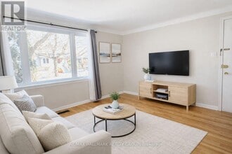 86 Gilchrist Ave in Ottawa, ON - Building Photo - Building Photo