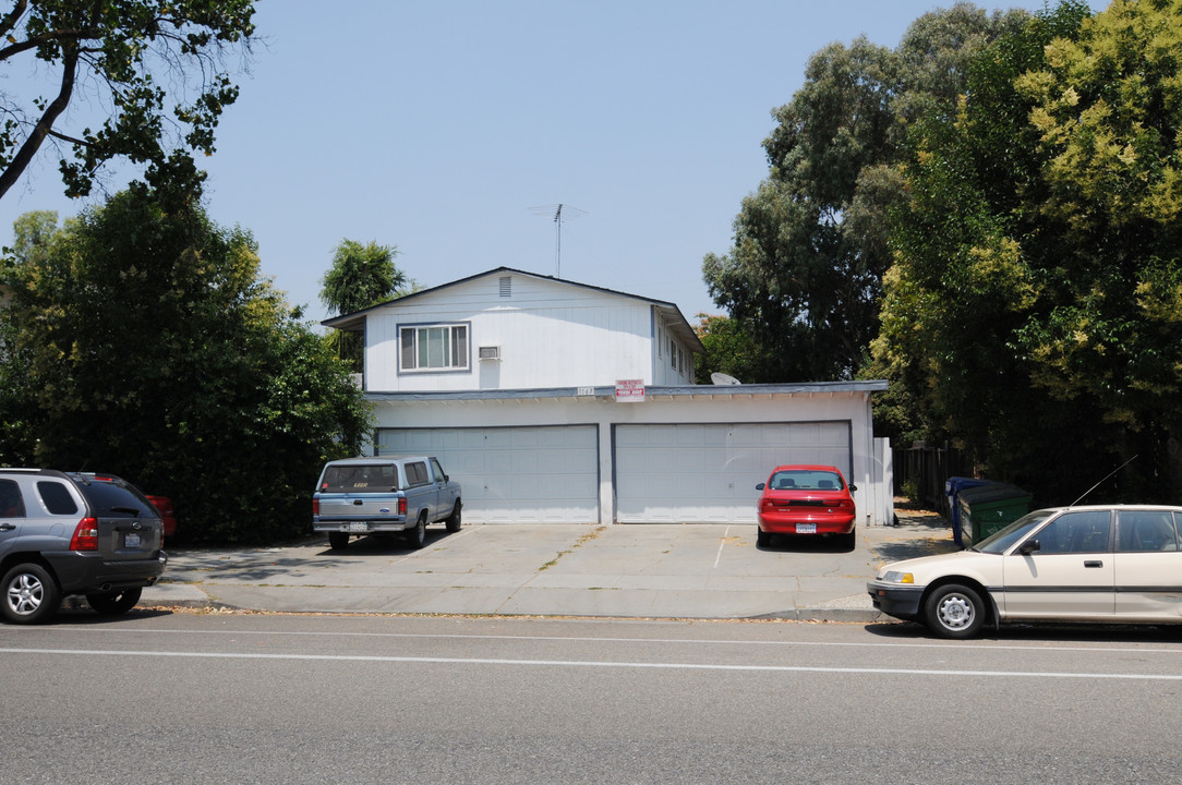 1147 West Hamilton in Campbell, CA - Building Photo