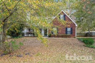 210 Pebble Creek Dr in Mcdonough, GA - Building Photo