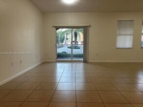 11002 NW 83rd St in Doral, FL - Building Photo - Building Photo