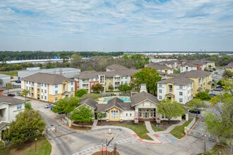 Costa Rialto in Houston, TX - Building Photo - Building Photo