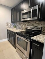 10092 Twin Lakes Dr in Coral Springs, FL - Building Photo