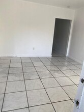 2181 NW 91st St in Miami, FL - Building Photo - Building Photo