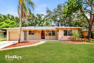 5900 Grove St S in St. Petersburg, FL - Building Photo