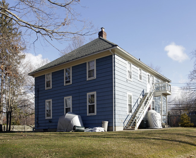 151 Reservoir Ave in Northport, NY - Building Photo - Building Photo