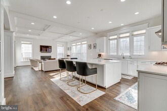 1734 Fairview Ave in McLean, VA - Building Photo - Building Photo