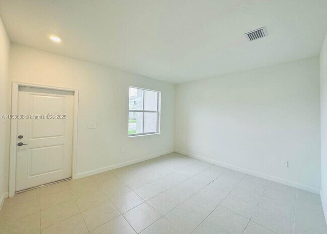 1658 SE 26th Ter in Homestead, FL - Building Photo - Building Photo