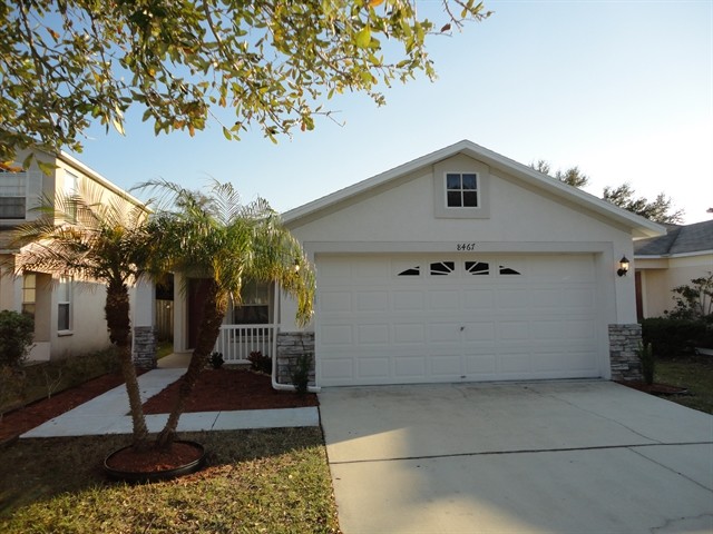 8467 Quarter Horse Dr in Riverview, FL - Building Photo