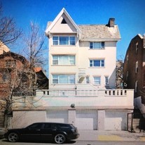 179 E Mosholu Pky N Apartments