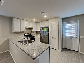 7330 Rosada Way in San Antonio, TX - Building Photo - Building Photo