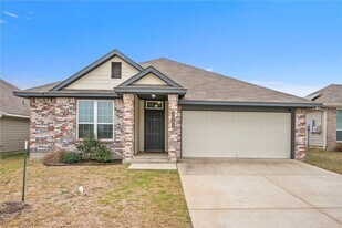 2051 Brisbane Wy in Bryan, TX - Building Photo