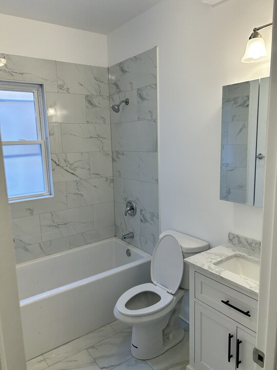 1516 N Lotus Ave in Chicago, IL - Building Photo