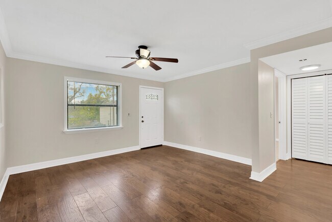 8405 N Alaska St, Unit A in Tampa, FL - Building Photo - Building Photo