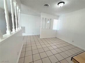 5804 Jerry Dr in Las Vegas, NV - Building Photo - Building Photo