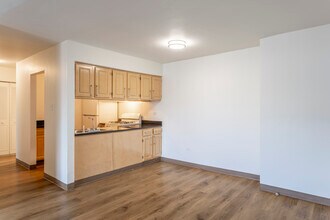 Olympic Village Apartments in Chicago Heights, IL - Foto de edificio - Interior Photo