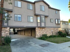 302 W Loraine St in Glendale, CA - Building Photo