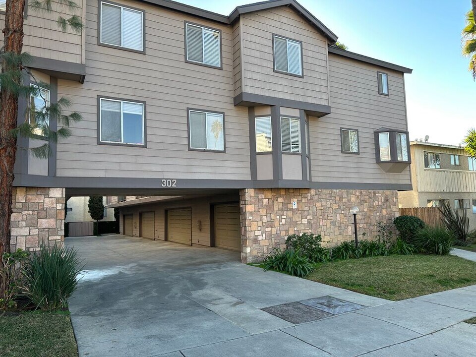 302 W Loraine St in Glendale, CA - Building Photo