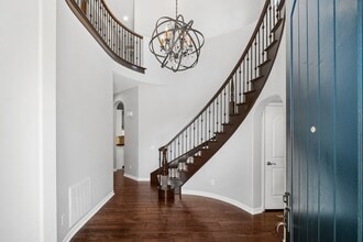 2582 Tea Leaf Ln in Tustin, CA - Foto de edificio - Building Photo