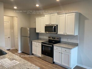 8207 Blooming Meadow Ln in Houston, TX - Foto de edificio - Building Photo