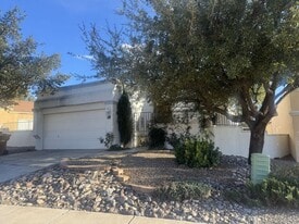 2232 San Felipe in Las Cruces, NM - Building Photo