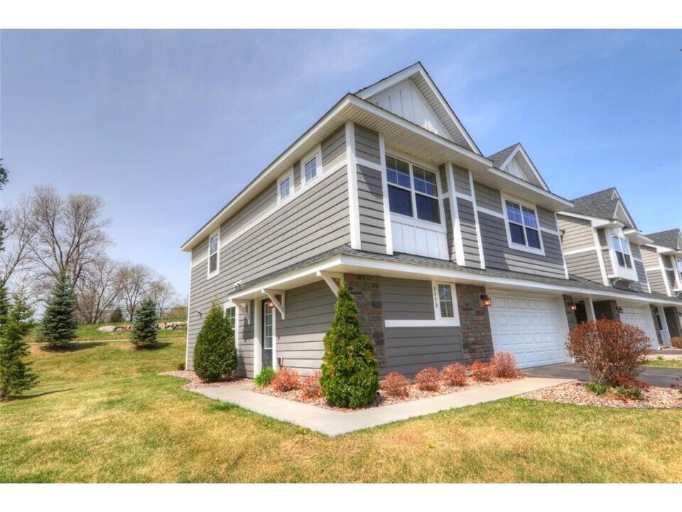 3473 Chestnut Ln in Eagan, MN - Building Photo