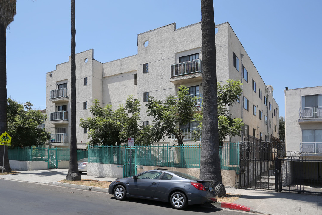 1029 Elden Ave in Los Angeles, CA - Building Photo