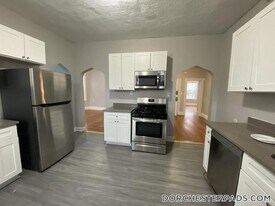 39 Harwood St, Unit 2 in Boston, MA - Building Photo