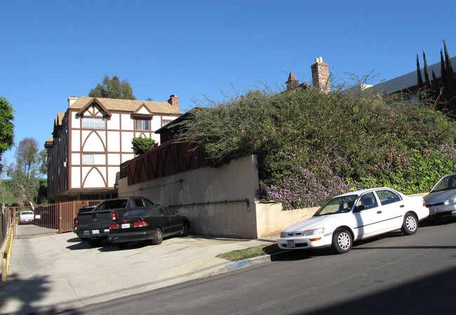 11513 Rochester Ave in Los Angeles, CA - Building Photo - Building Photo