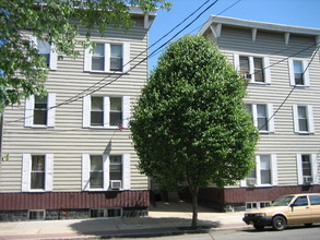 75-79 Edgewater Pl in Edgewater, NJ - Building Photo - Building Photo