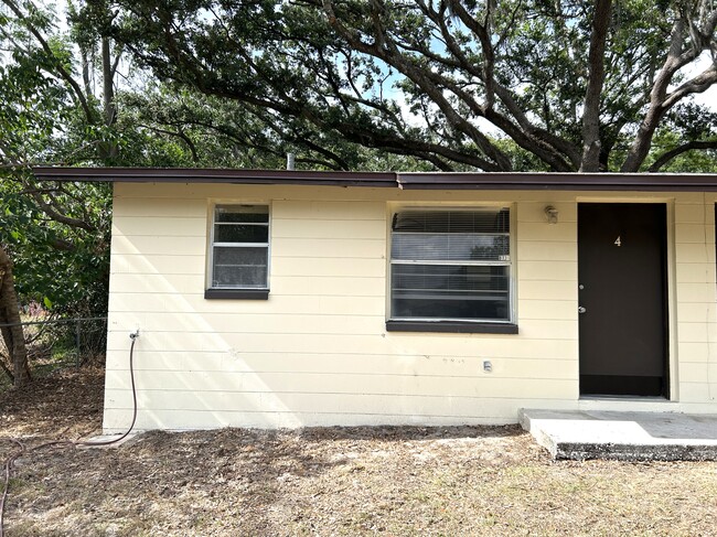 8131 Cass Rd, Unit 8131