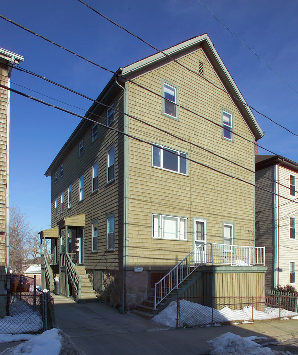 298 Tecumseh St in Fall River, MA - Foto de edificio