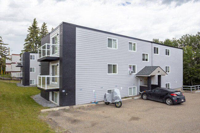 3811 54 Av in Red Deer, AB - Building Photo - Building Photo