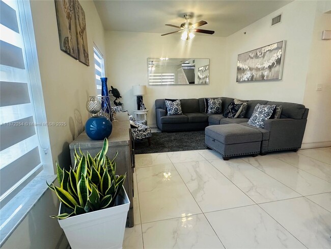 14343 SW 10th St in Pembroke Pines, FL - Building Photo - Building Photo