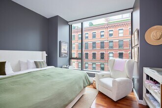 505 Greenwich St in New York, NY - Building Photo - Building Photo