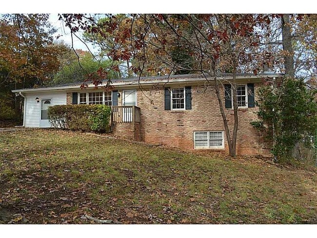 property at 652 Moselle Dr