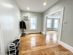 31 Falcon St, Unit 2 in Boston, MA - Building Photo - Building Photo