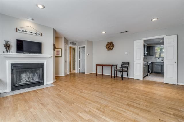 3100 Cole Ave in Dallas, TX - Building Photo - Building Photo