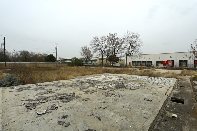 Friendship Place Apartments in Austin, TX - Building Photo - Building Photo