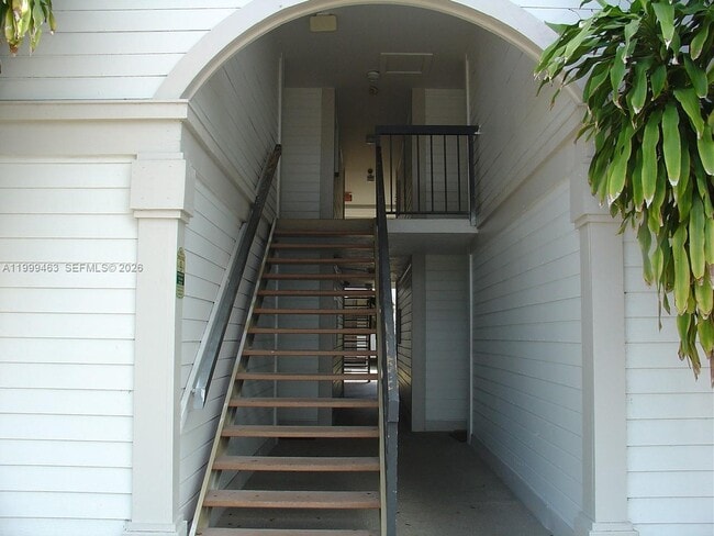 19025 NW 62nd Ave in Hialeah, FL - Building Photo - Building Photo