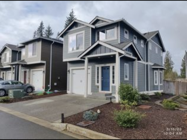 426 Raybird Ave in Granite Falls, WA - Foto de edificio - Building Photo