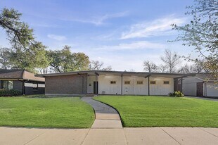 9107 Timberside Dr in Houston, TX - Building Photo