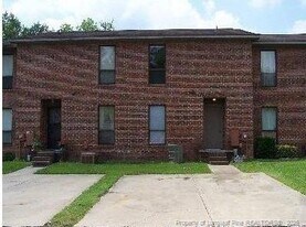 1406 Tangora Ln in Fayetteville, NC - Building Photo