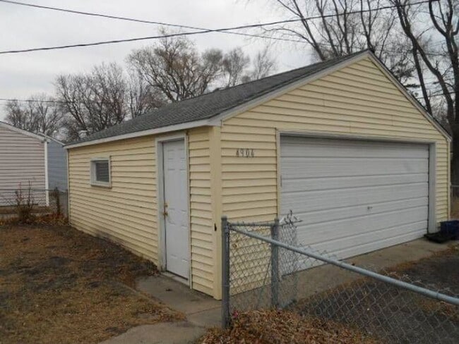 property at 4904 Xerxes Ave N