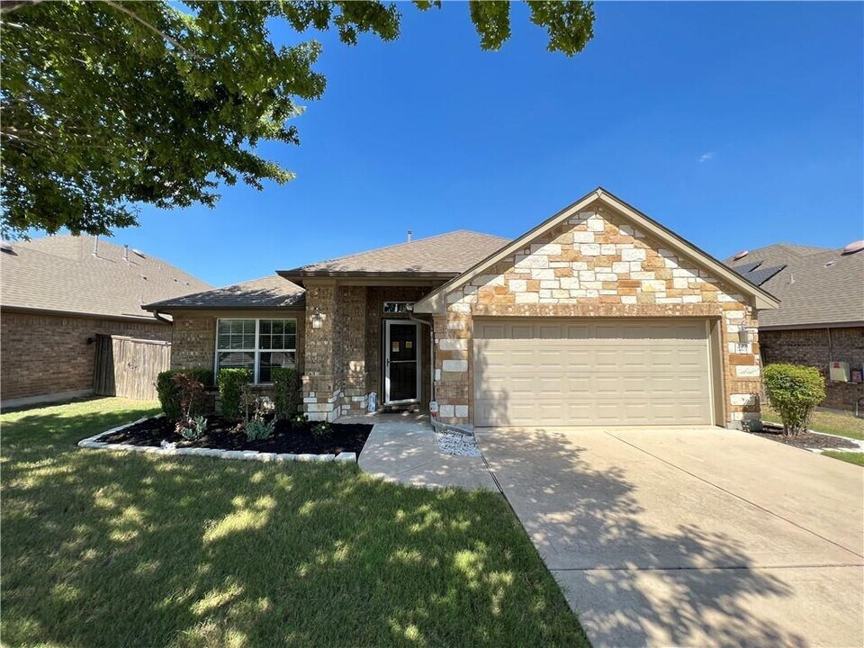 2491 Santa Barbara Loop in Round Rock, TX - Building Photo