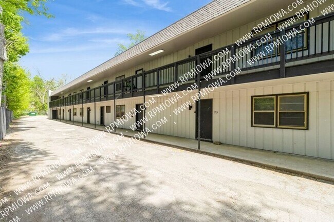 property at 3205 Kingman Blvd